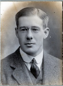 Oswald Austin Reid, died of pneumonia in South Africa in 1920. Awarded the Victoria Cross for the Defence of the Dialah River, 1917