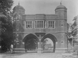 War Memorial Arch in 1922